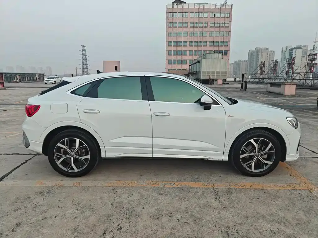 Audi Q3 Sportback — фото 5