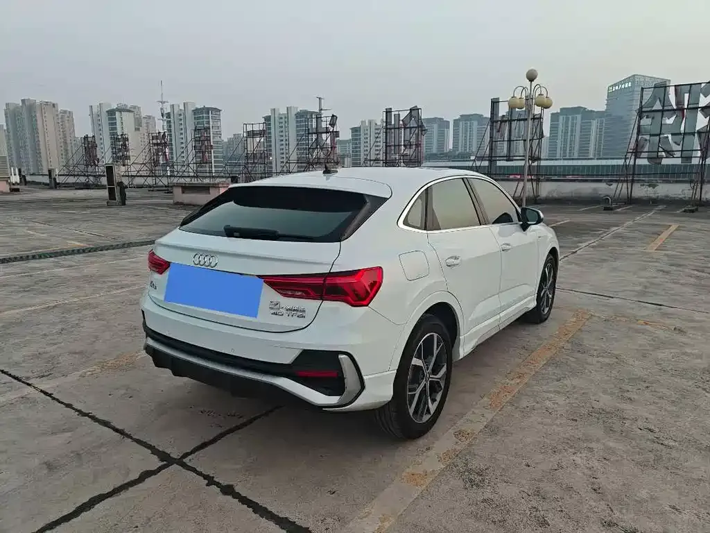 Audi Q3 Sportback — фото 8