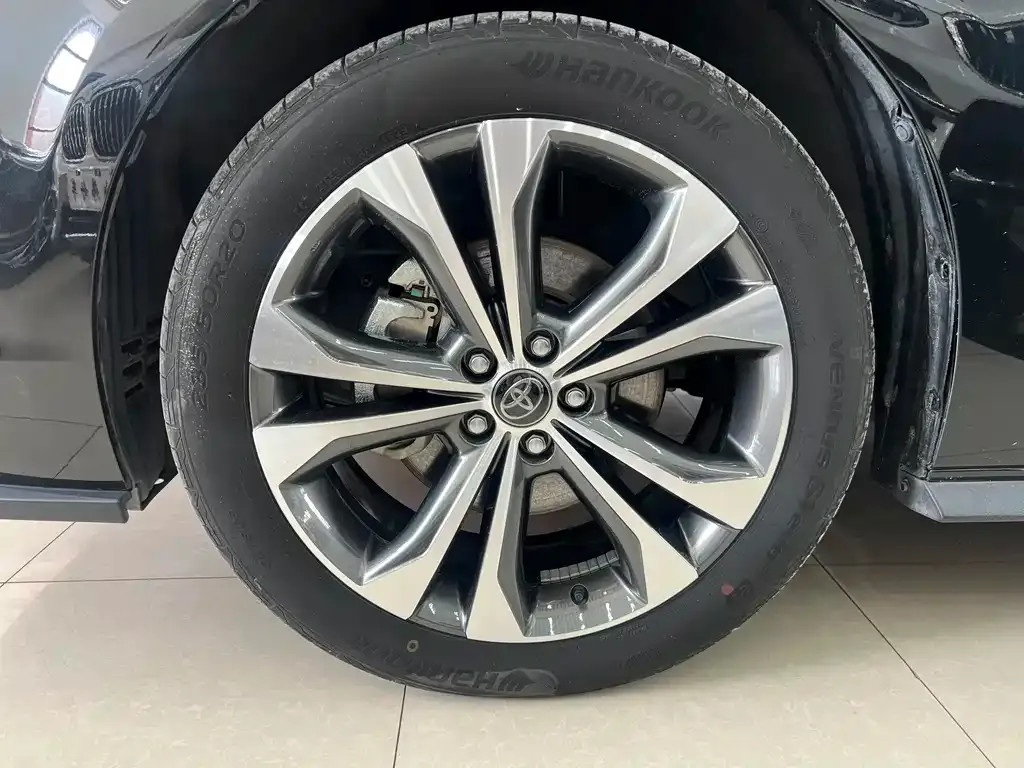 Toyota Granvia 2024 из CN, фото 6