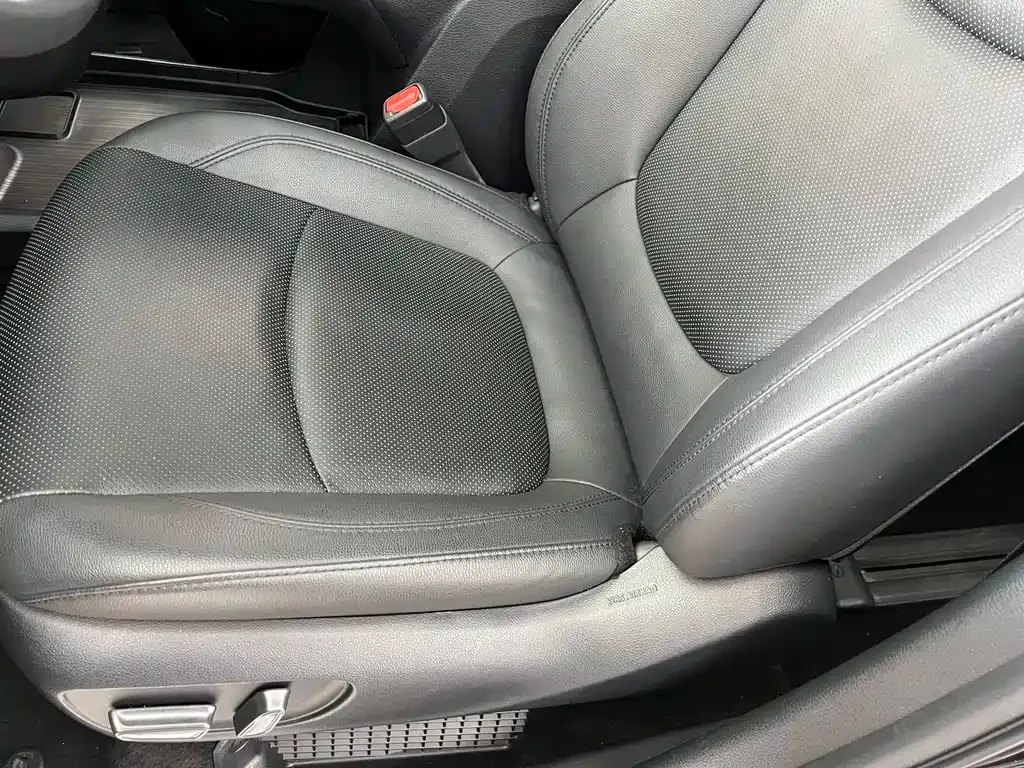 Toyota Granvia 2024 из CN, фото 8