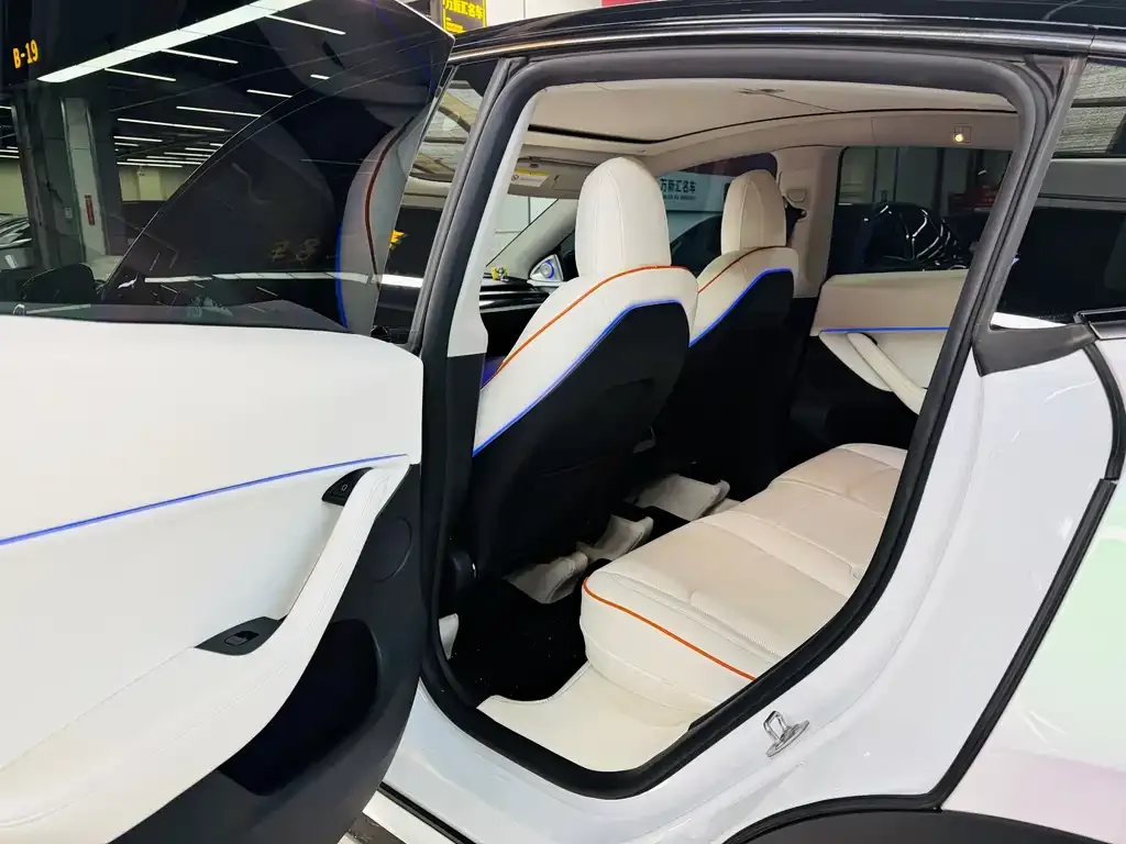 Tesla Model Y 2024 из CN, фото 3