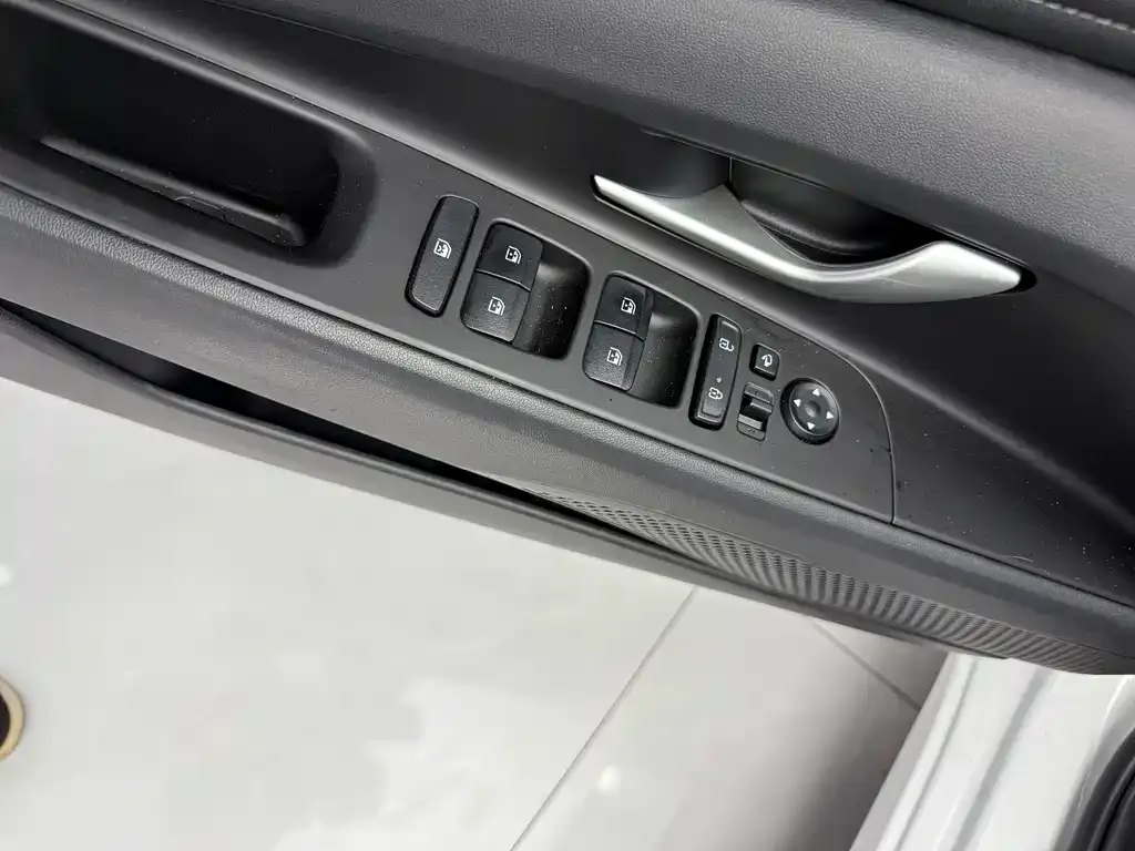 Hyundai Elantra 2022 из CN, фото 5