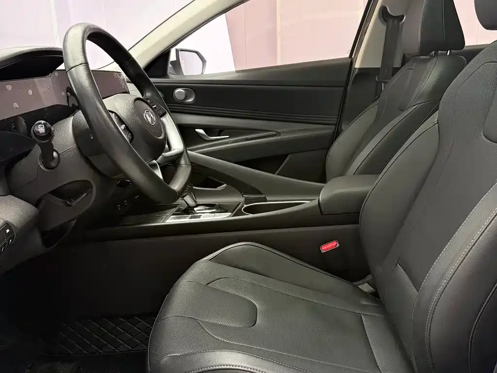 Hyundai Elantra 2022 из CN, фото 10