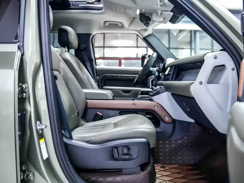 Land Rover Defender 2021 из CN, фото 3