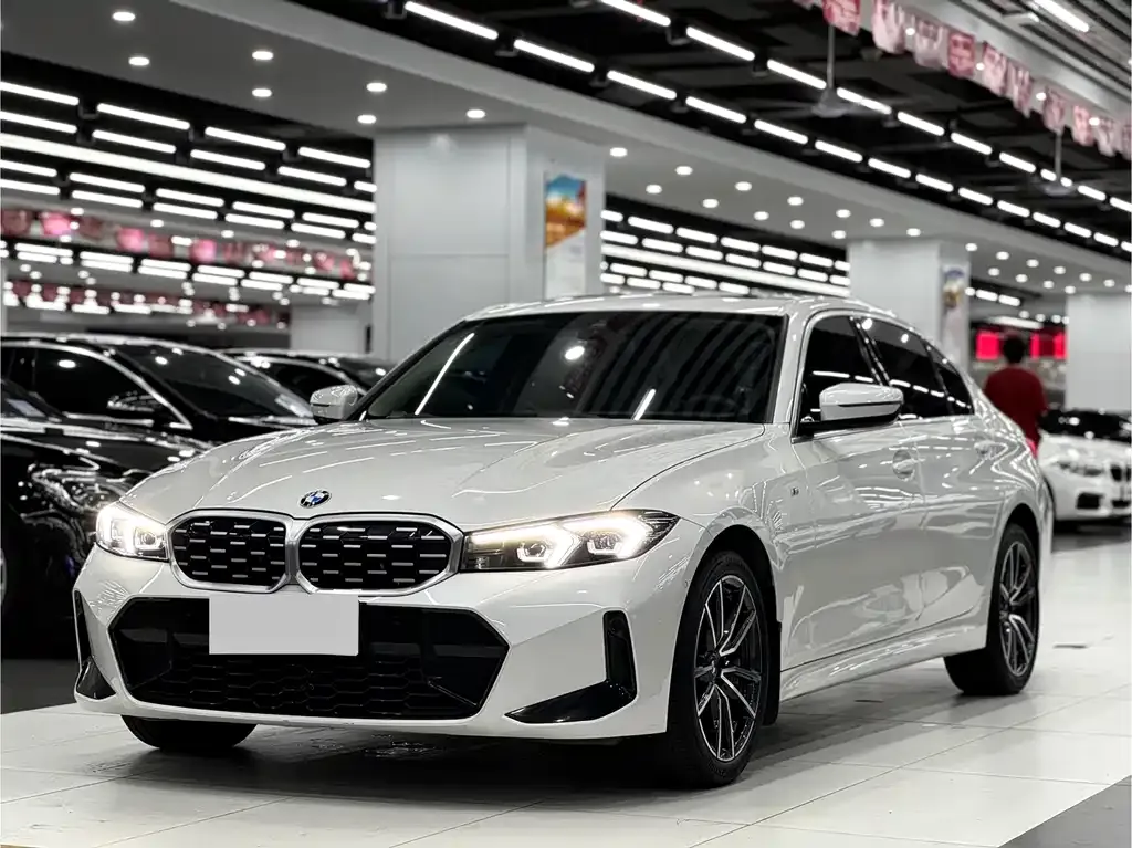 BMW 3 Series 2023 из CN, фото 1