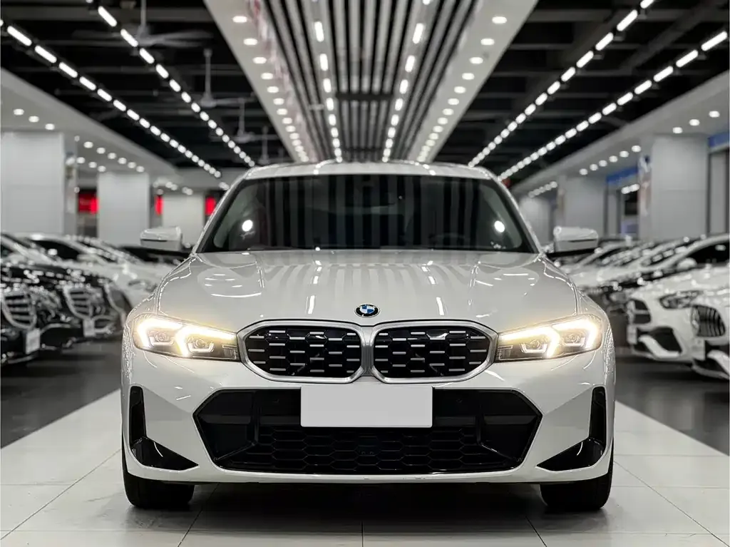 BMW 3 Series 2023 из CN, фото 7