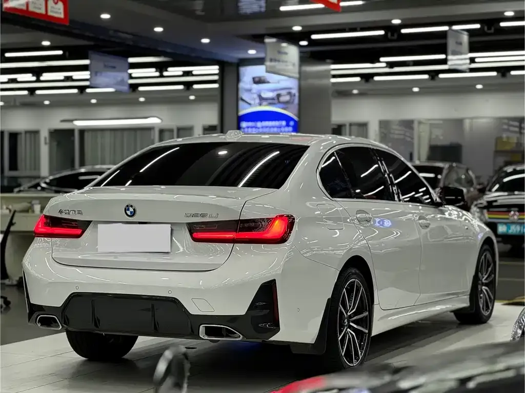 BMW 3 Series 2023 из CN, фото 2