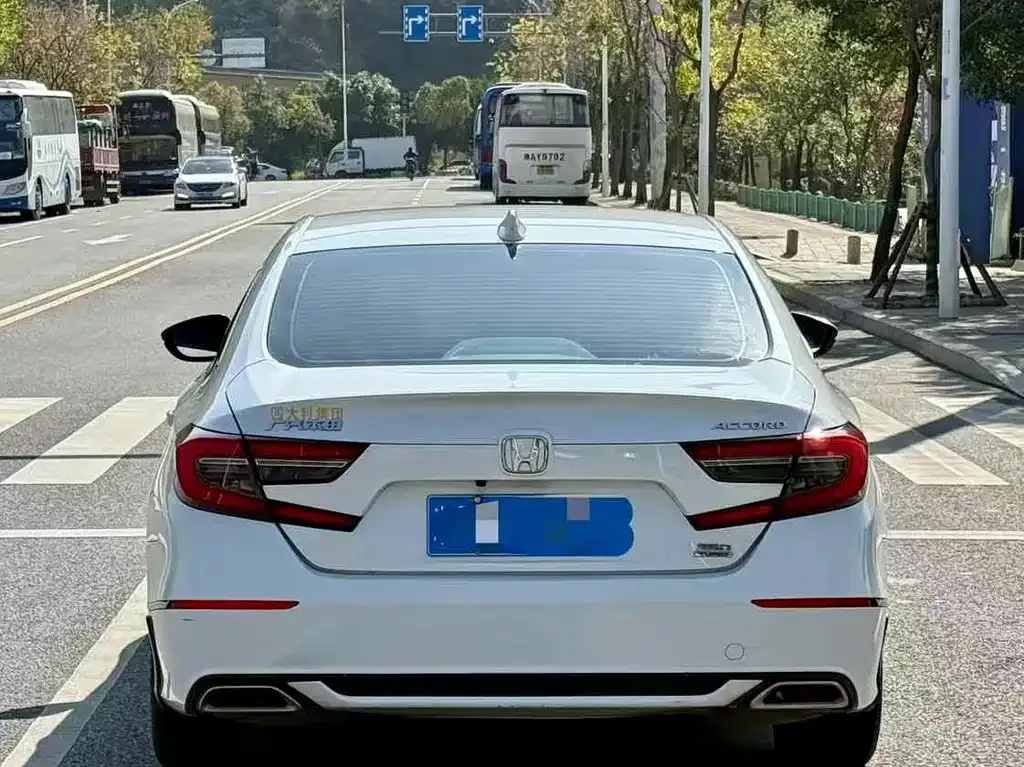 Honda Accord — фото 9