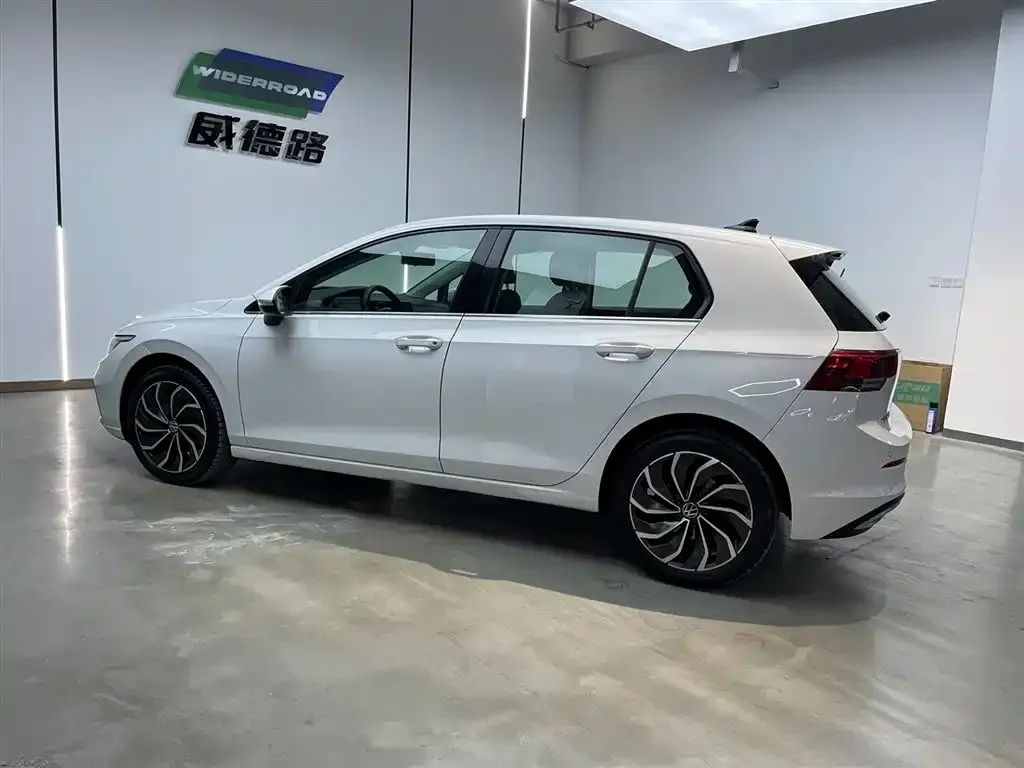 Volkswagen Golf 2023 из CN, фото 6