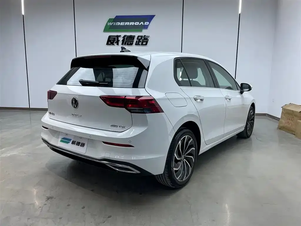 Volkswagen Golf 2023 из CN, фото 7