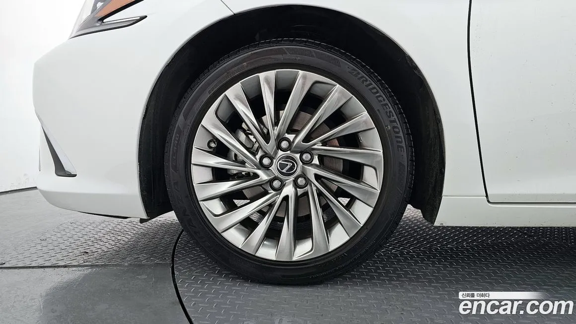 Lexus ES 2025 из KR, фото 10