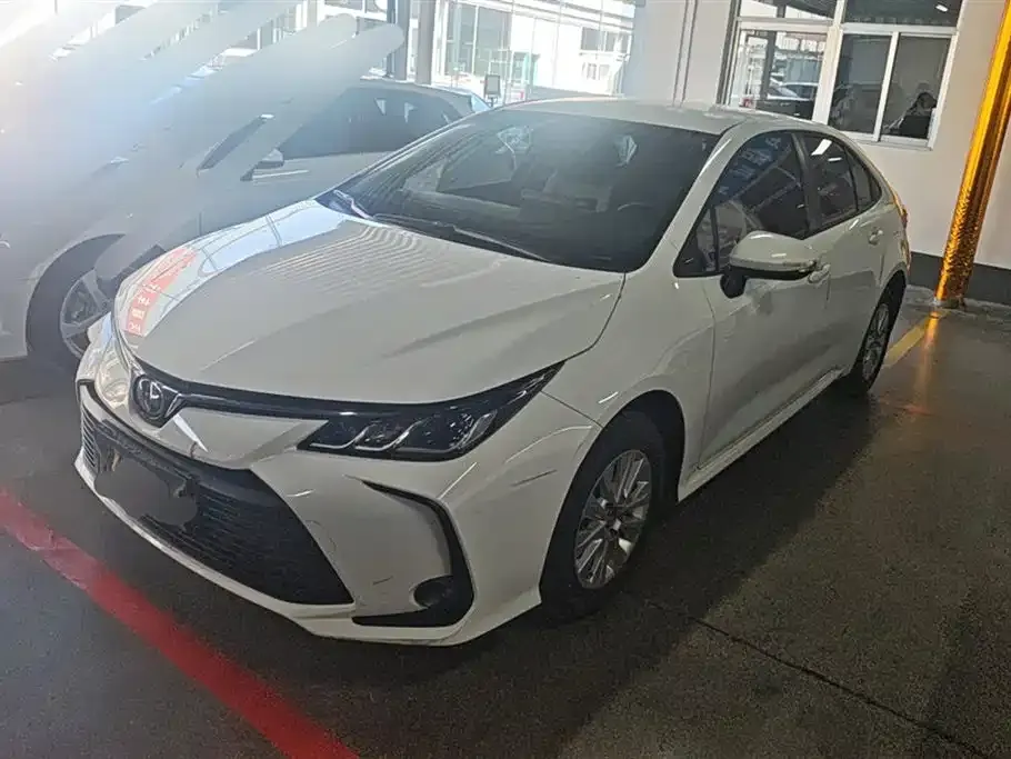 Toyota Corolla — фото 1
