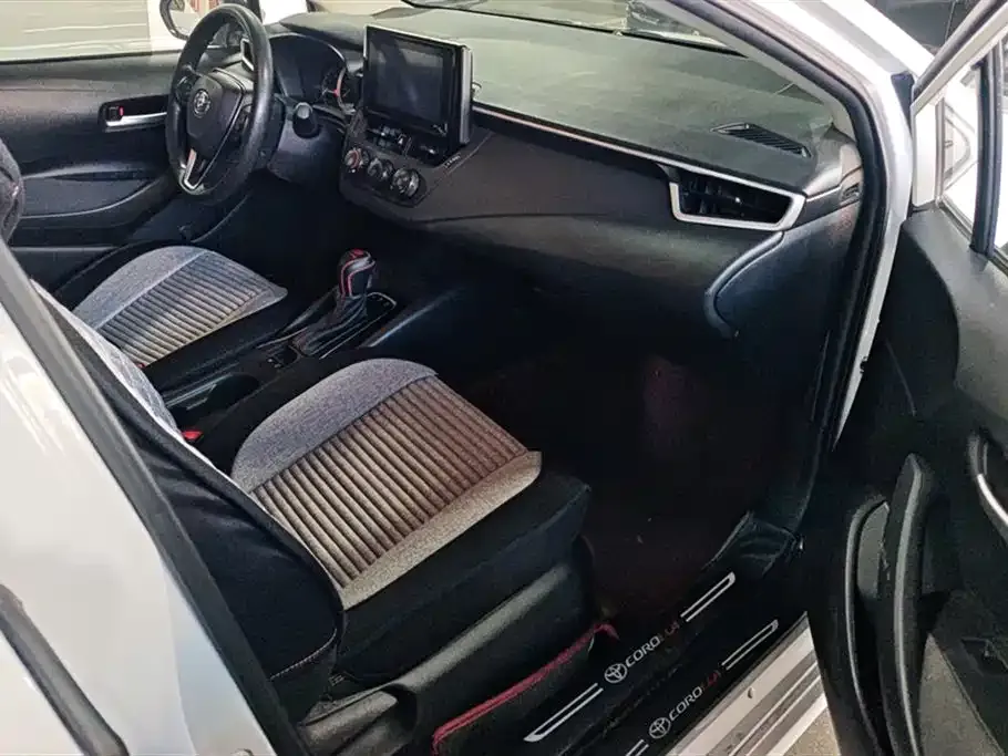 Toyota Corolla — фото 8