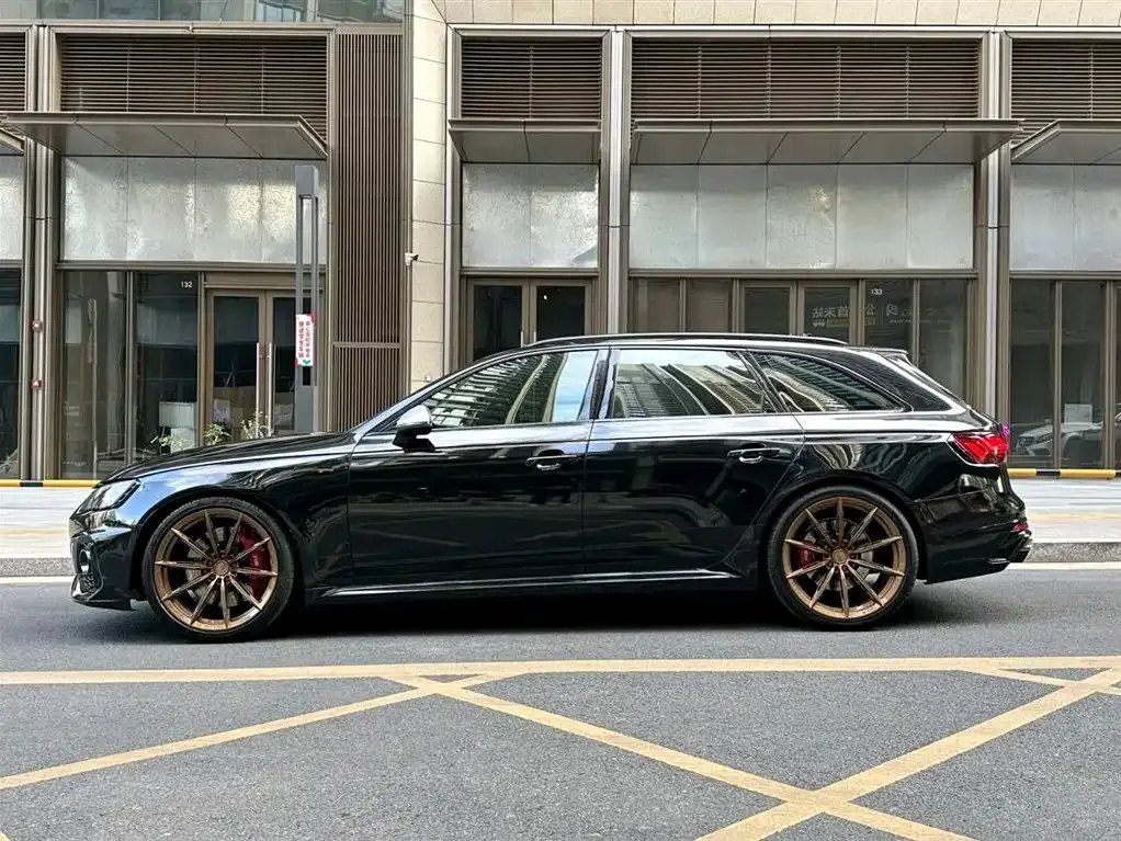 Audi RS 4 — фото 3