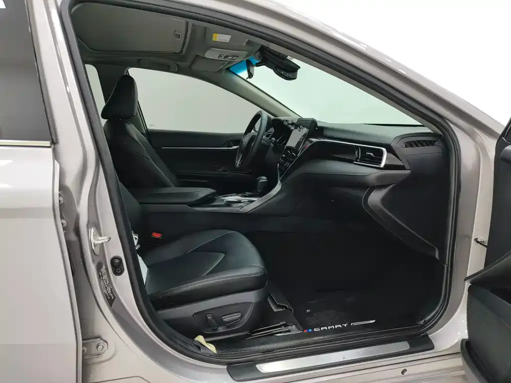 Toyota Camry 2022 из CN, фото 2