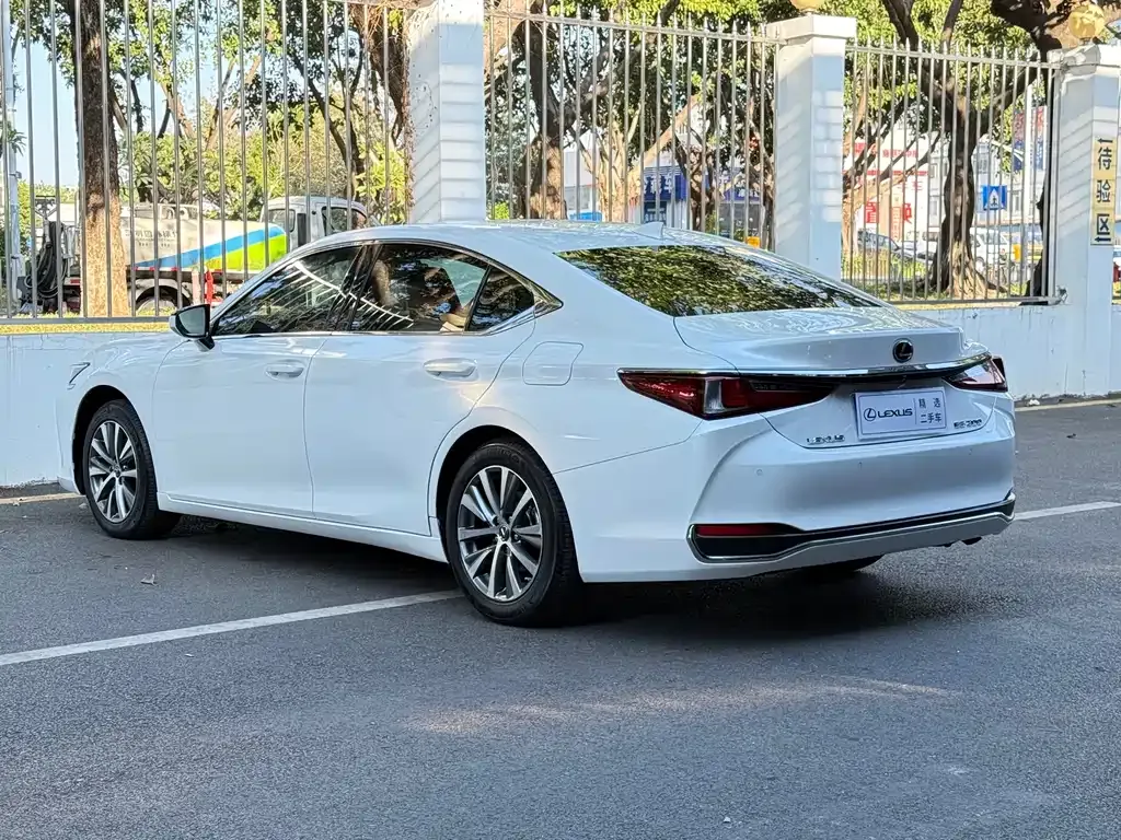 Lexus ES 2021 из CN, фото 4