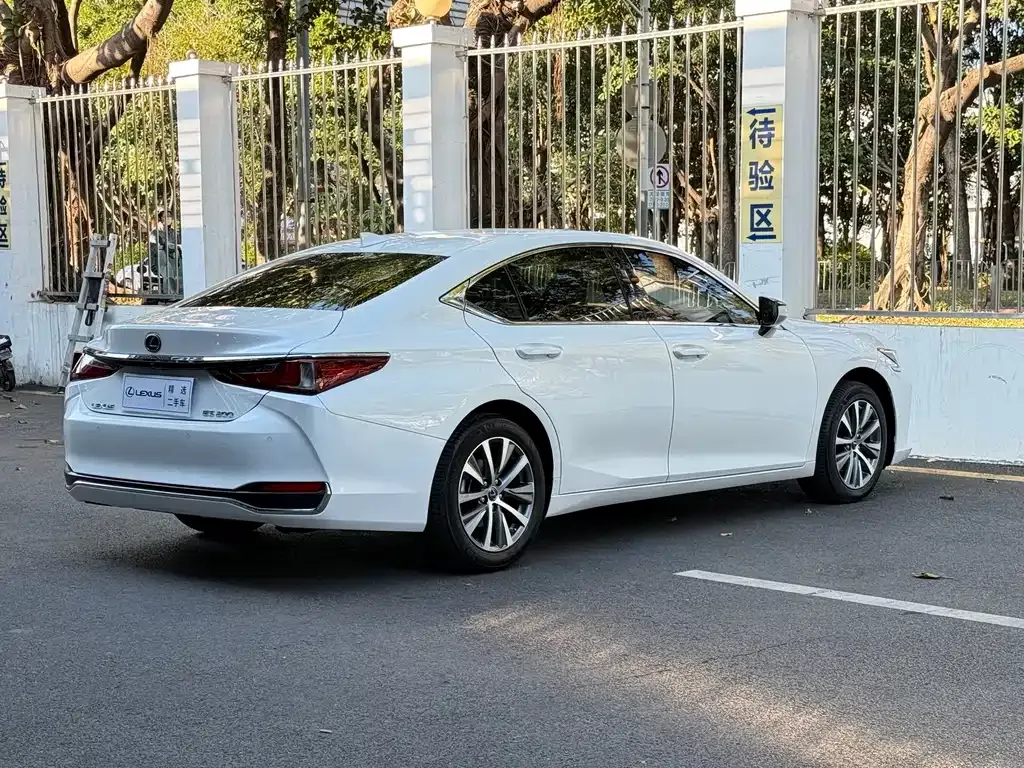 Lexus ES 2021 из CN, фото 9