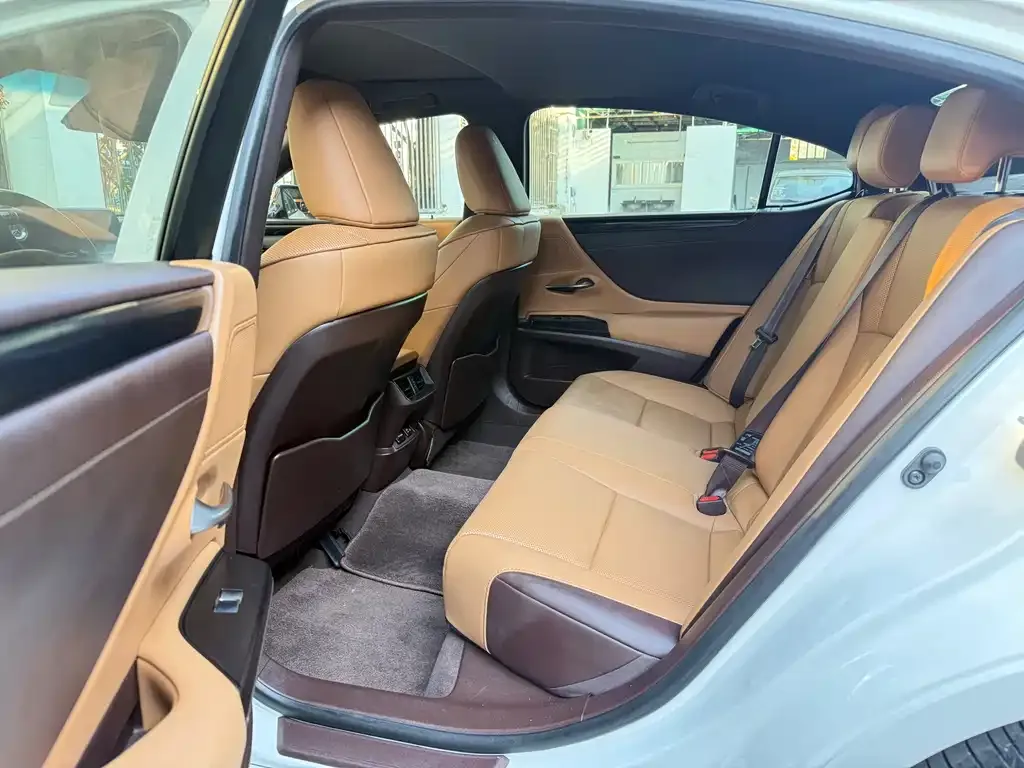 Lexus ES 2021 из CN, фото 5
