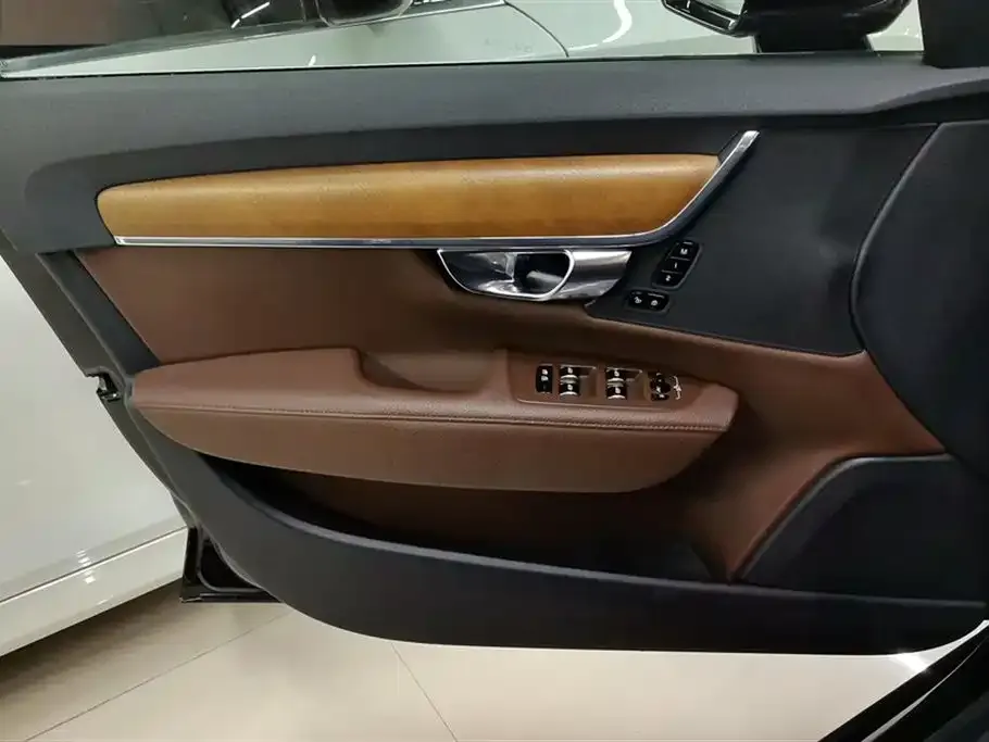 Volvo S90 2021 из CN, фото 4
