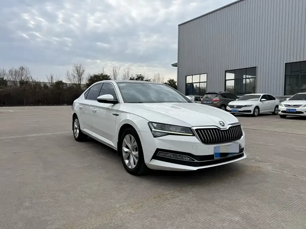 Skoda Superb 2021 из CN, фото 2