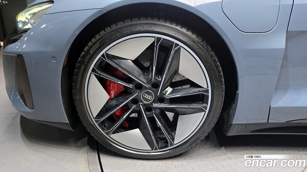 Audi RS e-tron GT 2022 из KR, фото 5