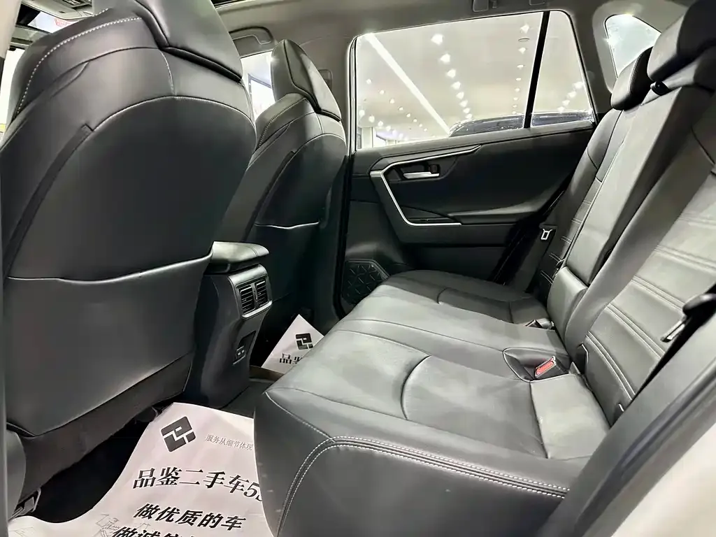 Toyota Wildlander 2023 из CN, фото 7