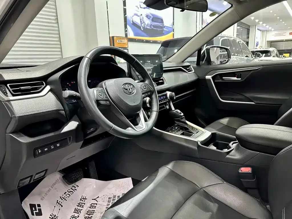 Toyota Wildlander 2023 из CN, фото 9