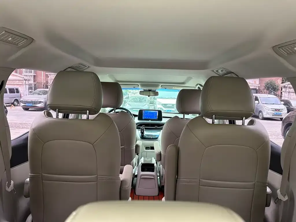 Buick GL8 2022 из CN, фото 9