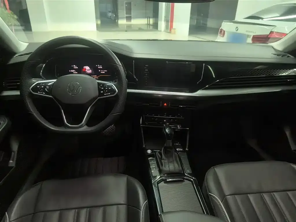 Volkswagen Passat 2023 из CN, фото 10