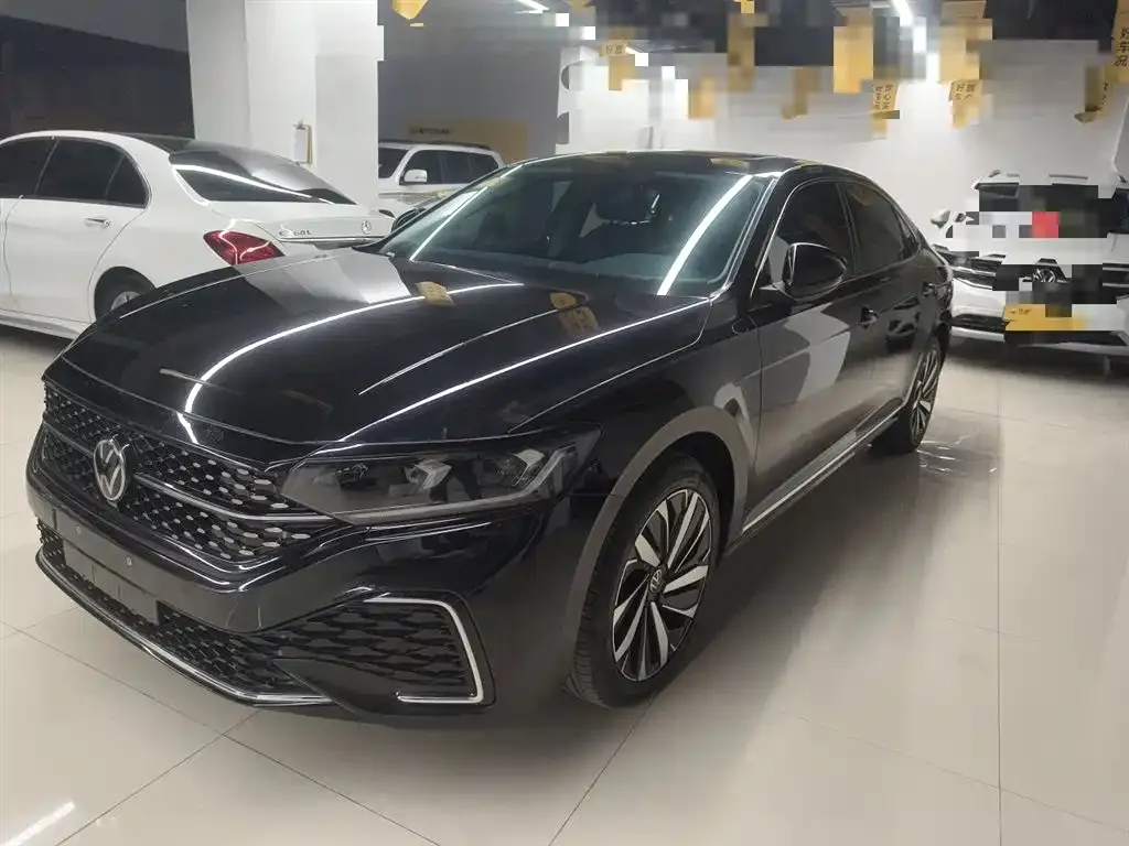 Volkswagen Passat 2023 из CN, фото 2