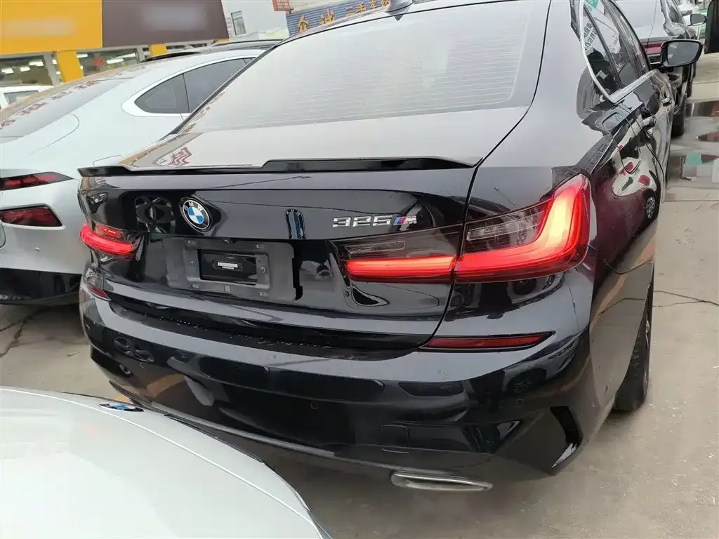 BMW 3 Series 2021 из CN, фото 2