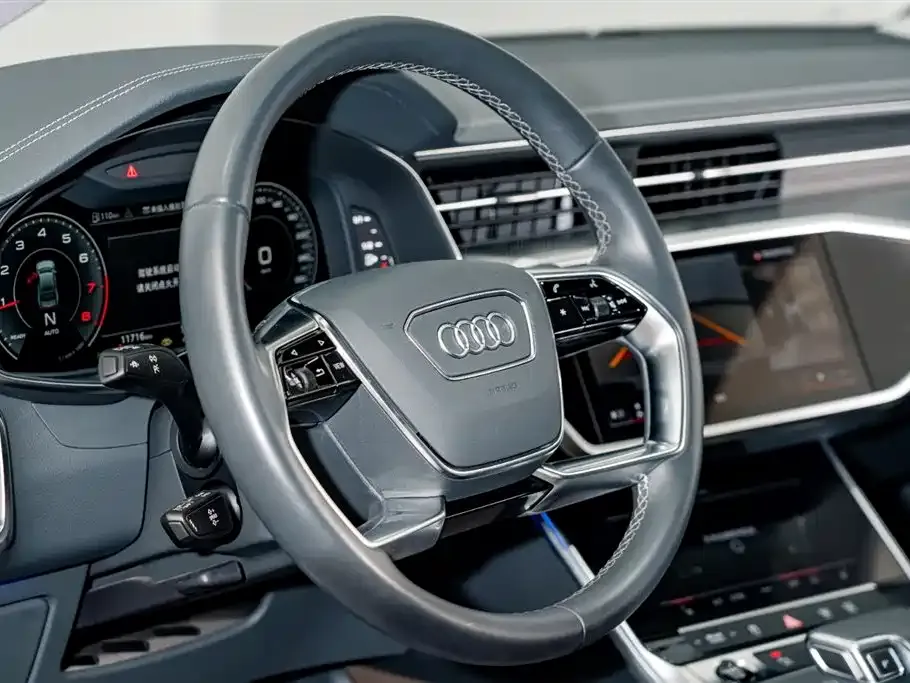 Audi A7L 2024 из CN, фото 9