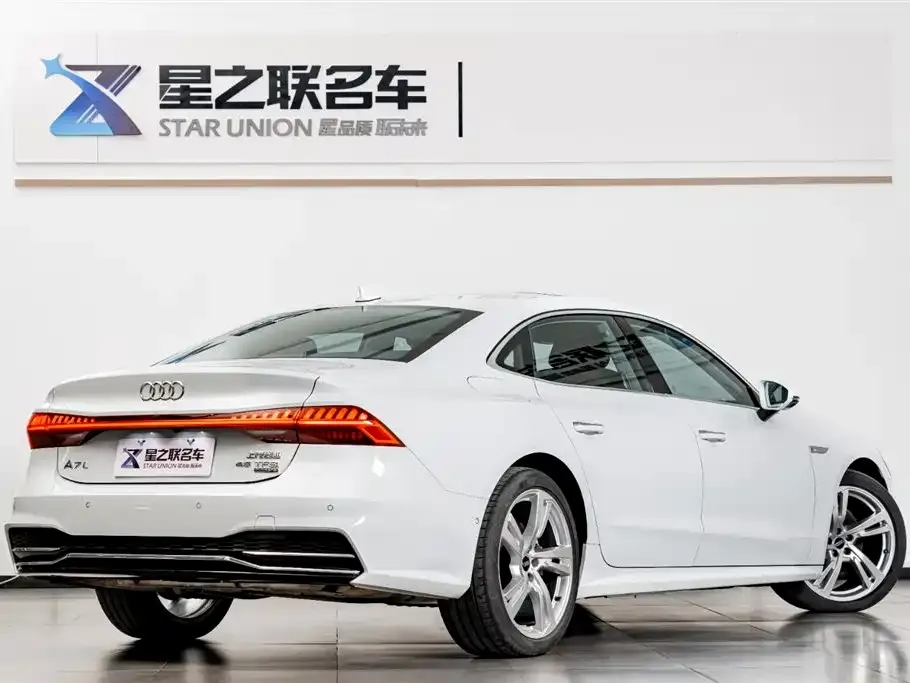 Audi A7L 2024 из CN, фото 10