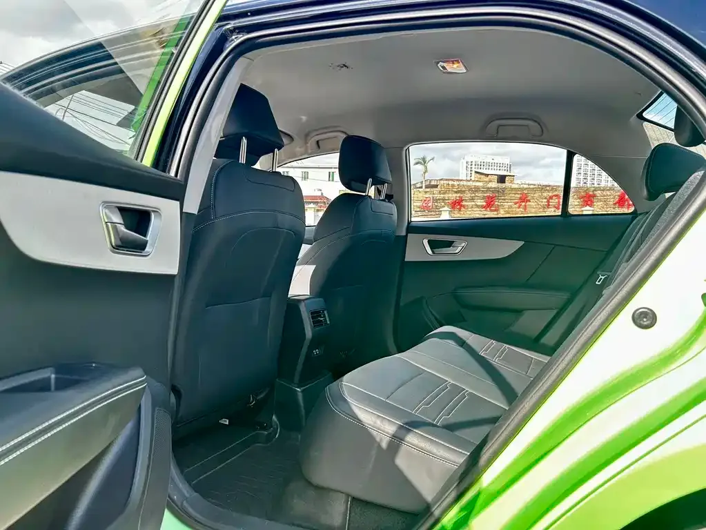 BYD Qin NEV 2024 из CN, фото 8