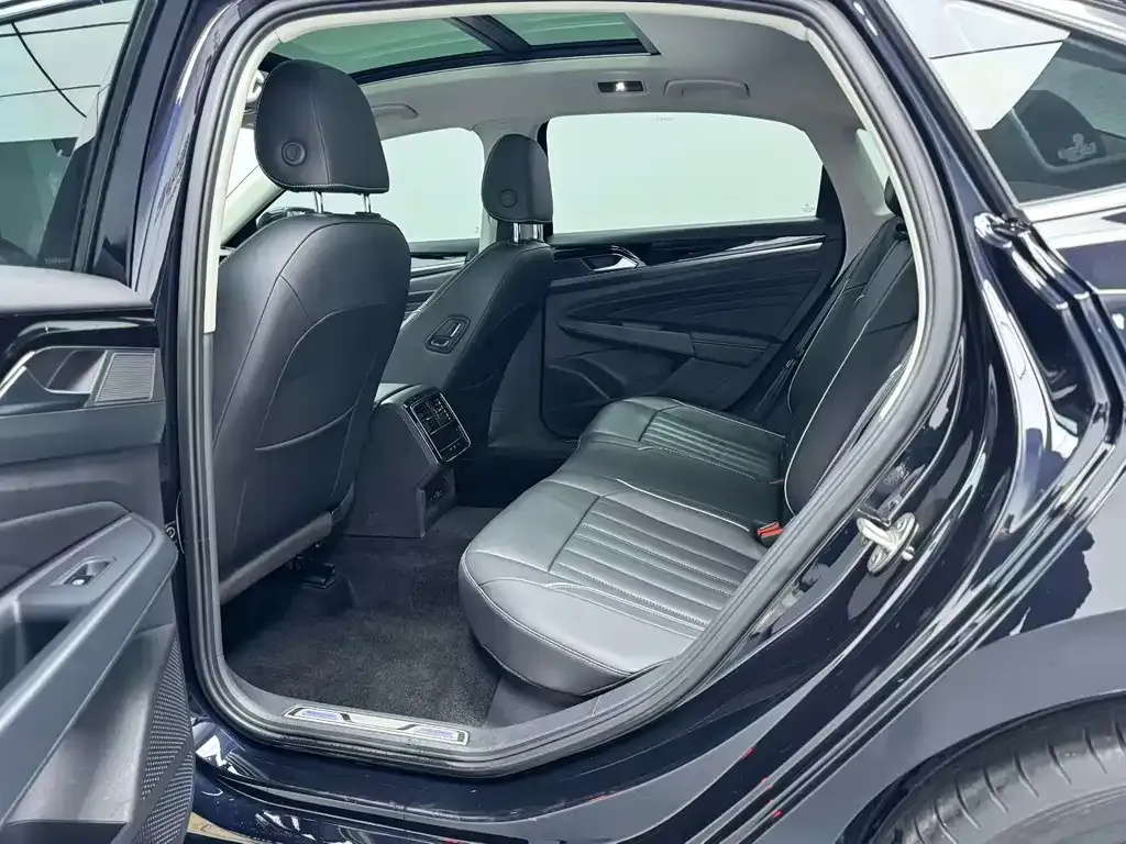 Volkswagen Passat New Energy 2023 из CN, фото 7