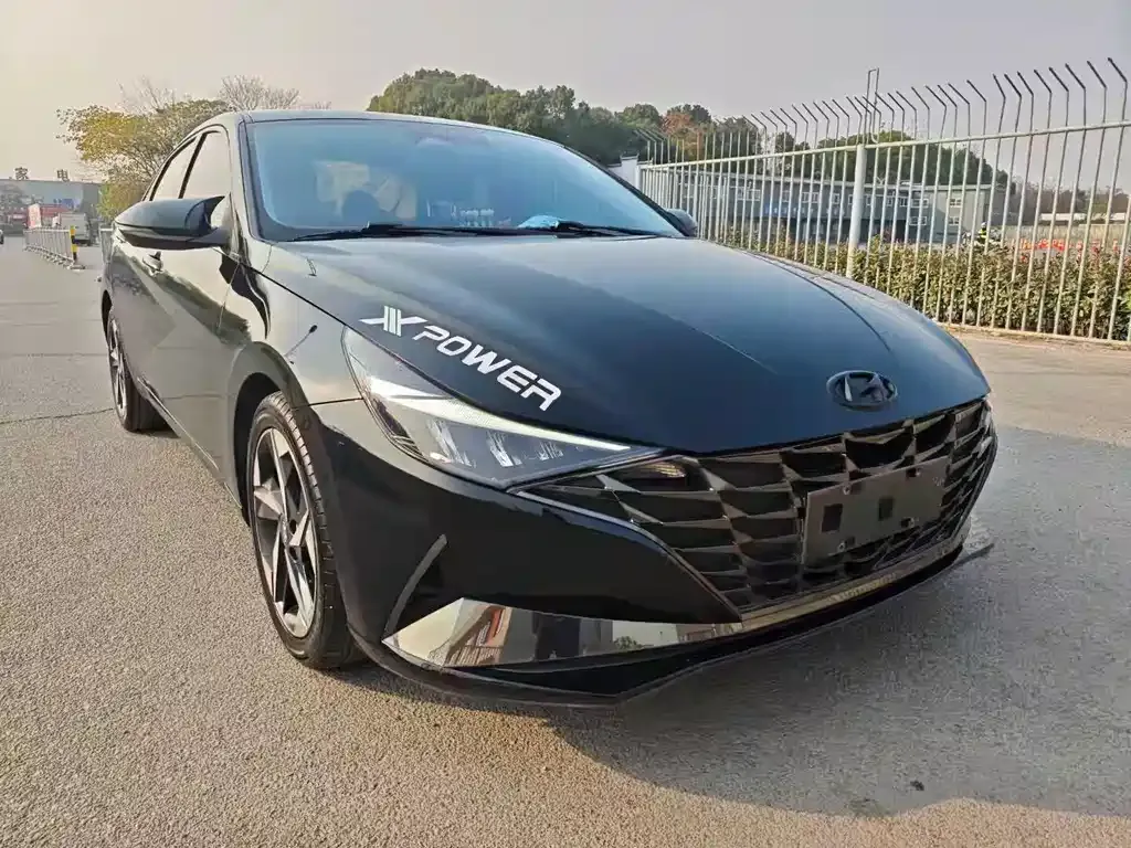 Hyundai Elantra — фото 3