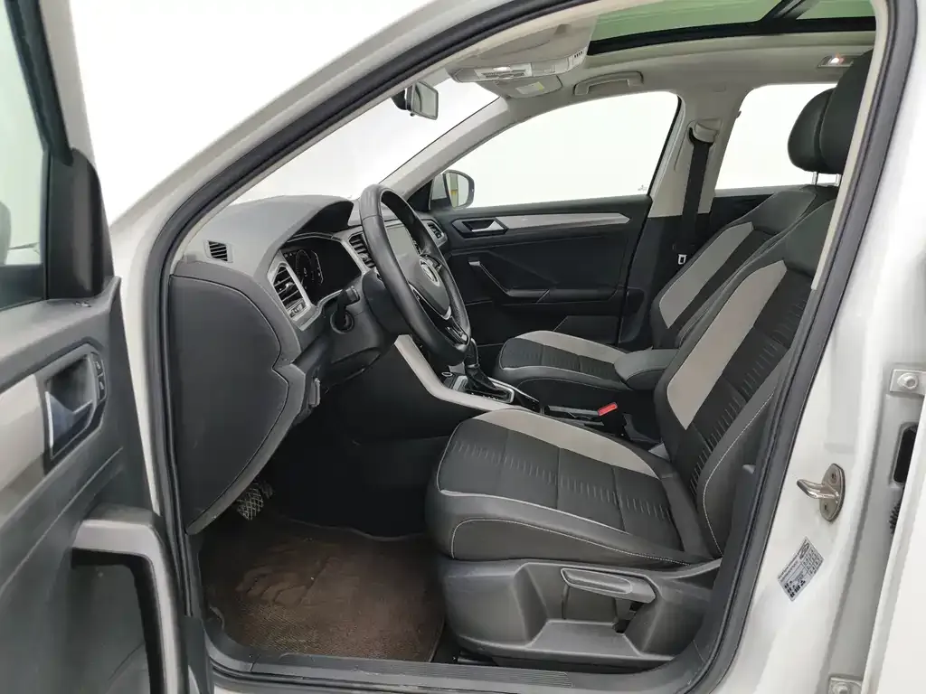 Volkswagen T-Roc 2022 из CN, фото 7