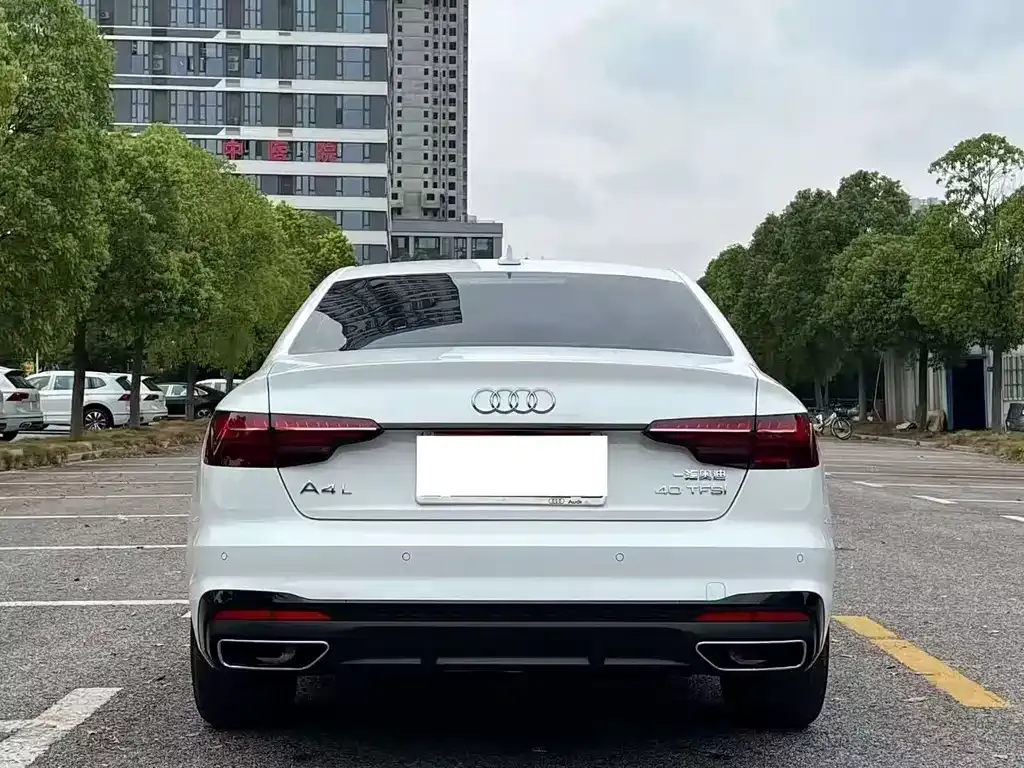 Audi A4L 2023 из CN, фото 7
