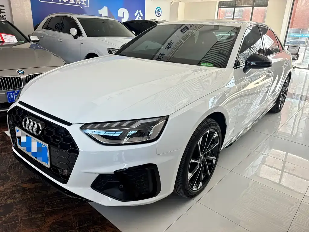 Audi A4L 2023 из CN, фото 1