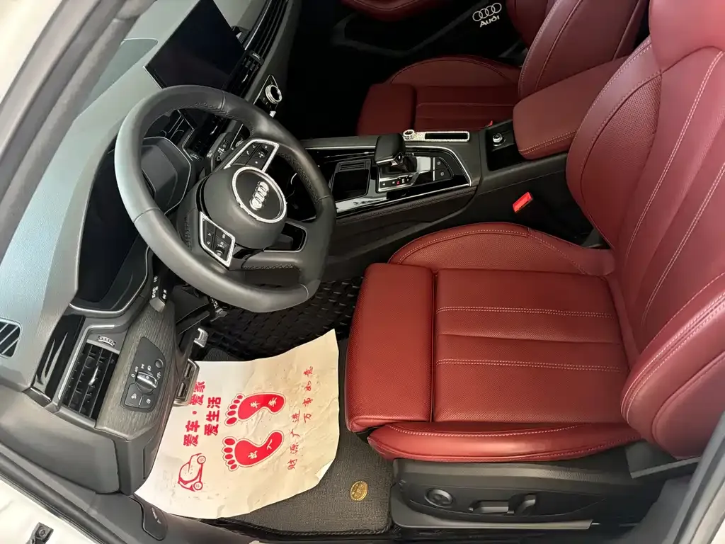Audi A4L 2023 из CN, фото 2