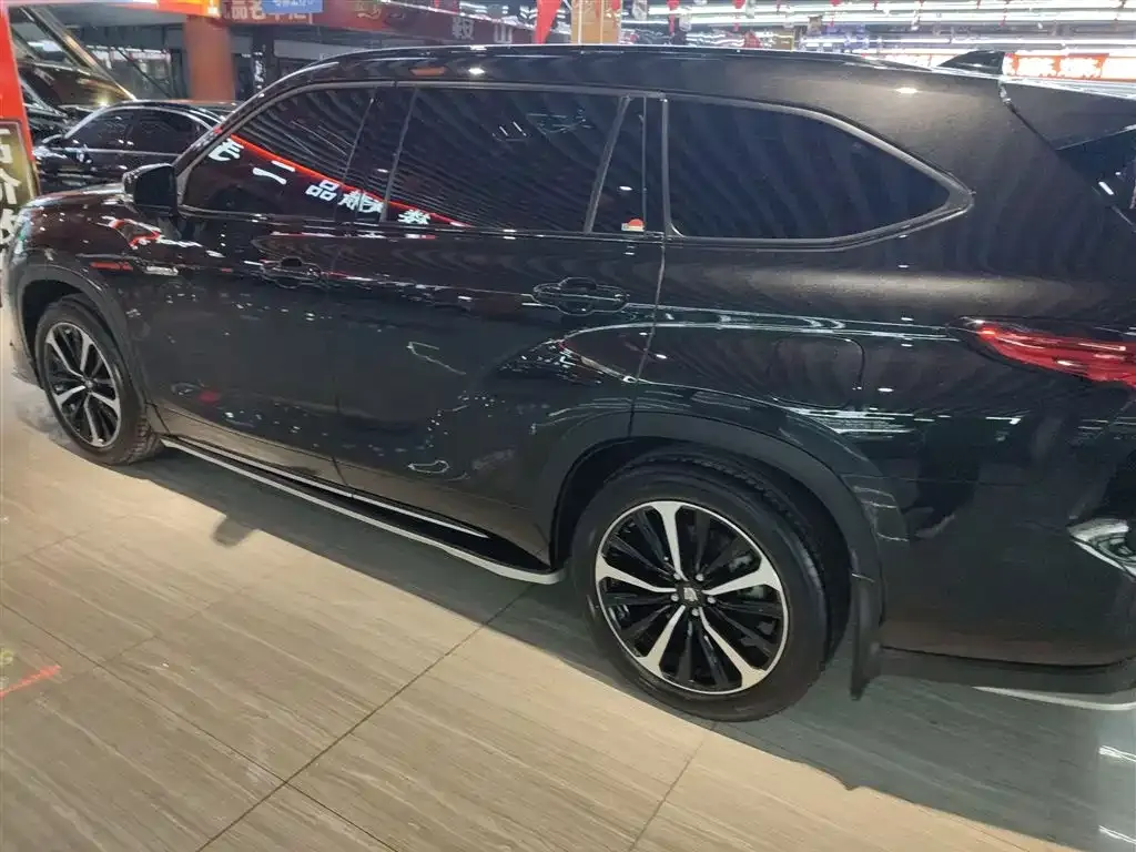 Toyota Crown Kluger 2021 из CN, фото 2