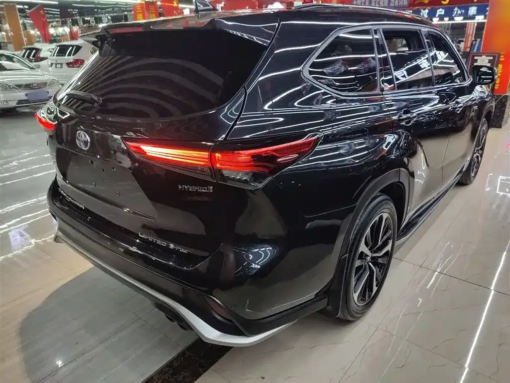 Toyota Crown Kluger 2021 из CN, фото 8