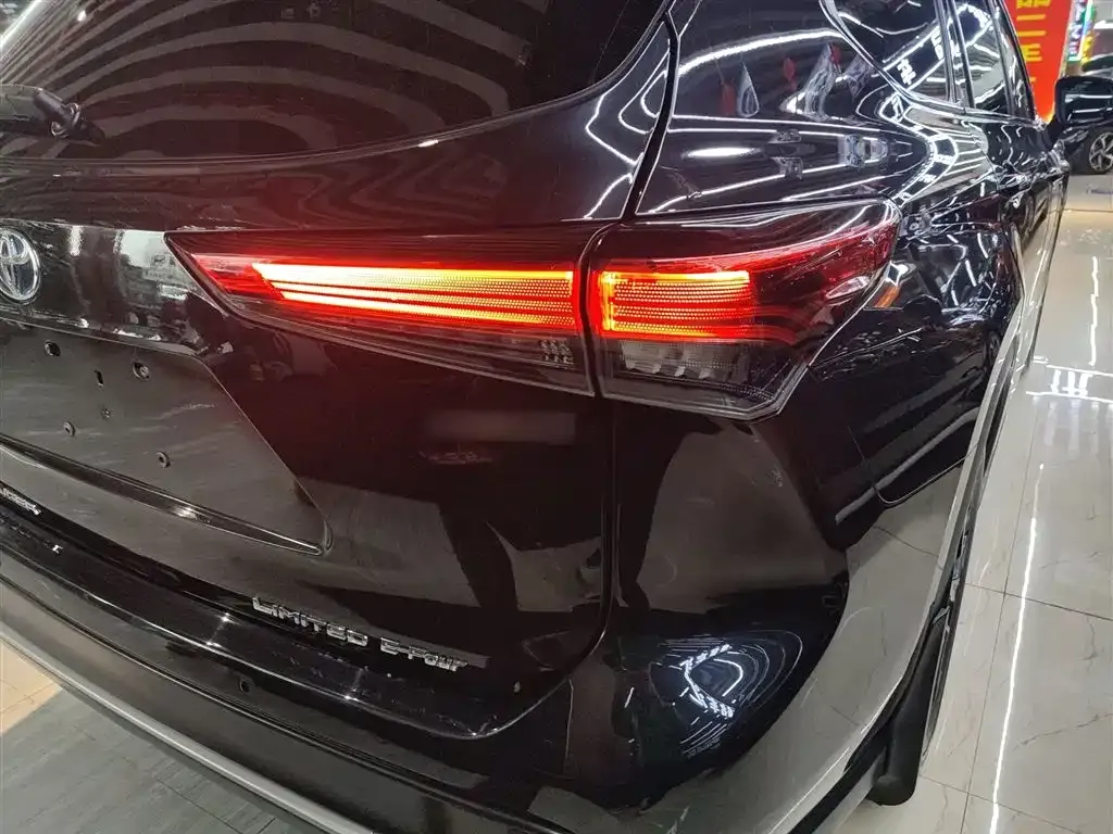 Toyota Crown Kluger 2021 из CN, фото 10