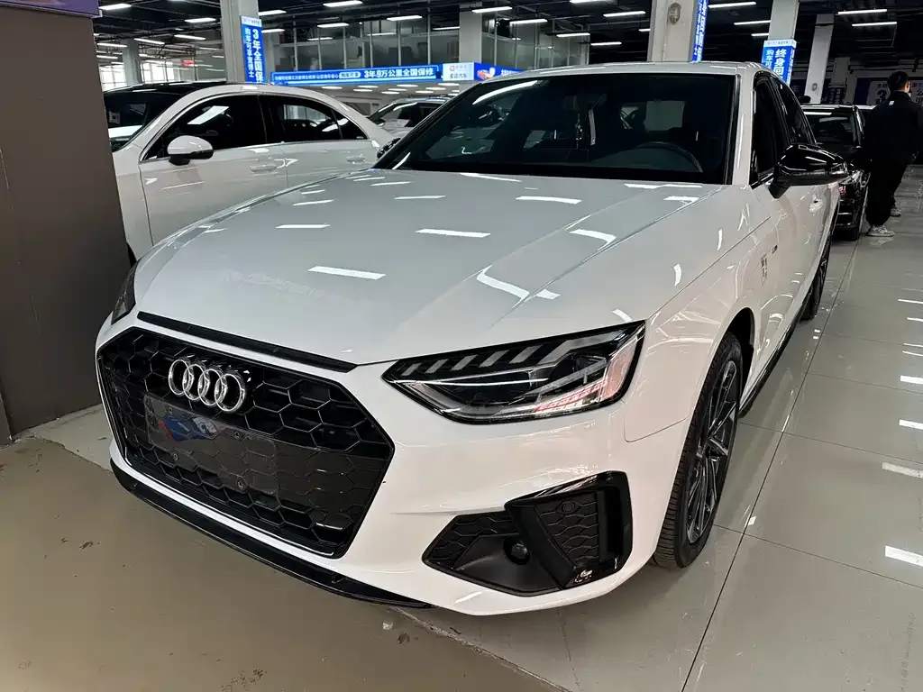 Audi A4L 2023 из CN, фото 1