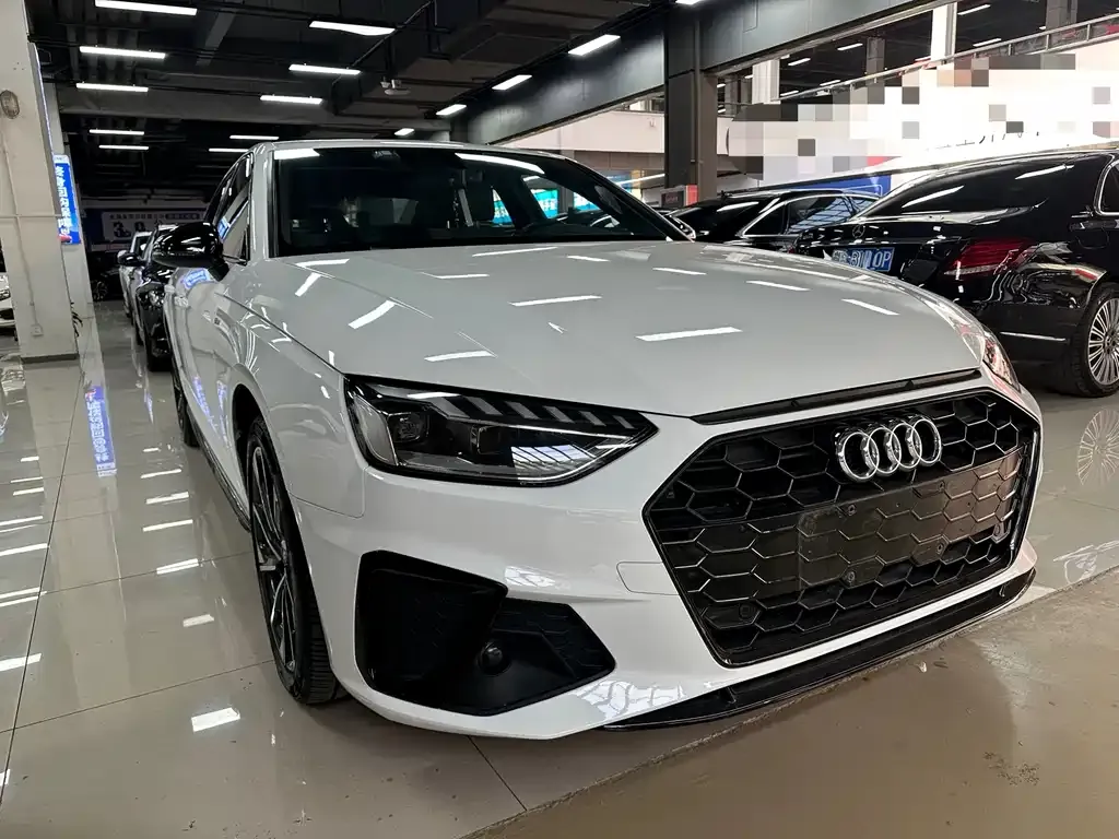 Audi A4L 2023 из CN, фото 2