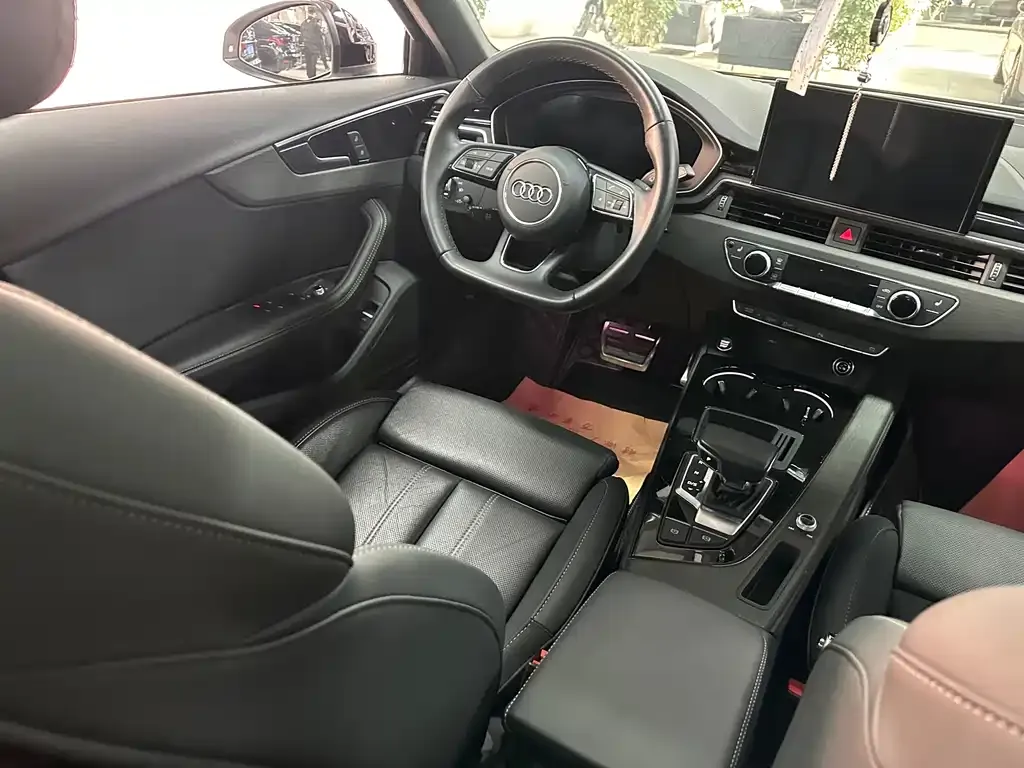 Audi A4L 2023 из CN, фото 3