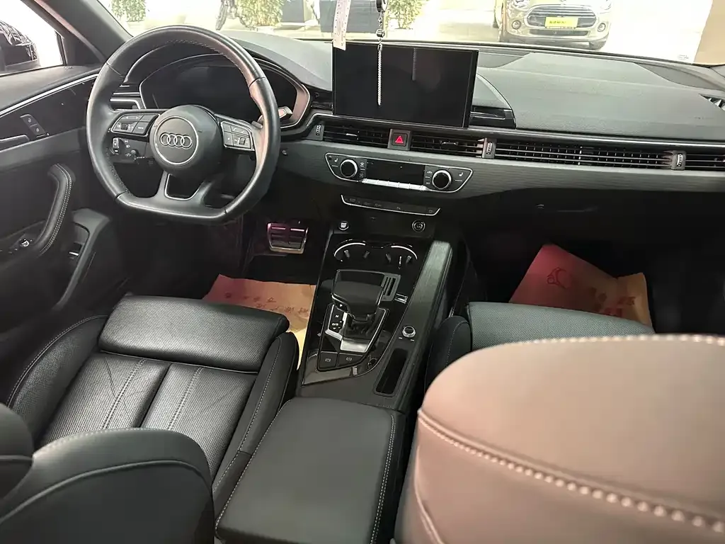 Audi A4L 2023 из CN, фото 4