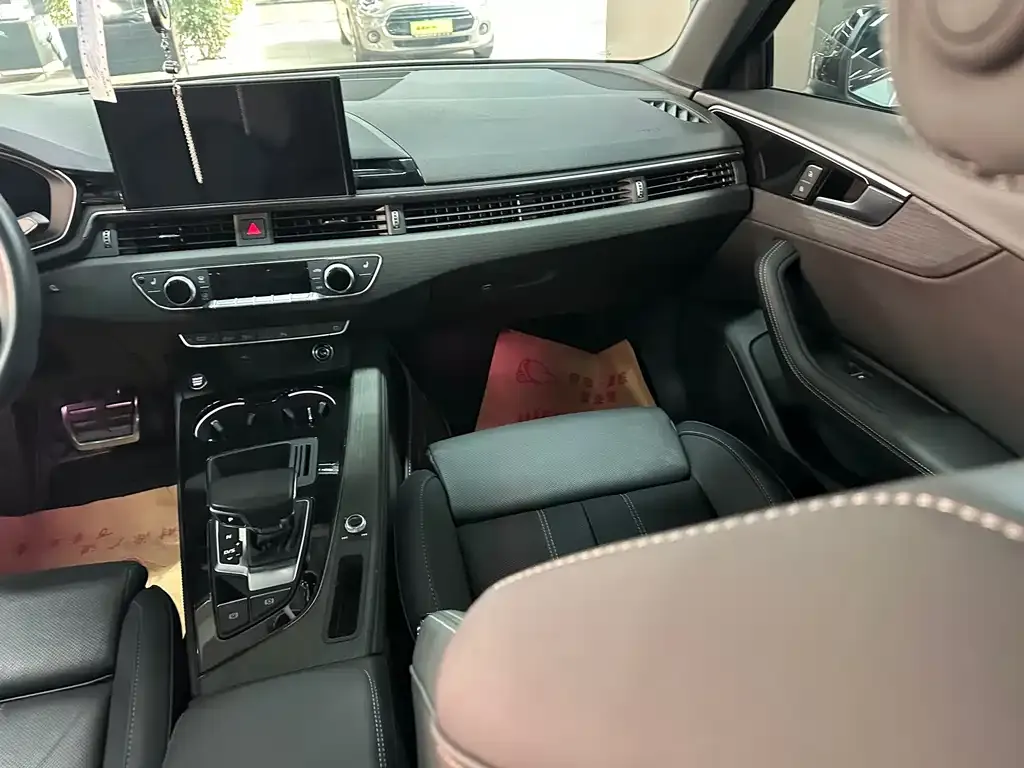 Audi A4L 2023 из CN, фото 5