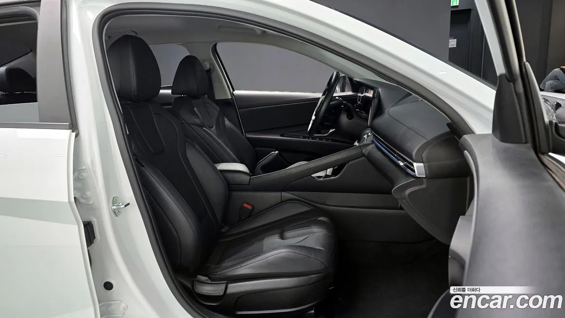 Hyundai AVANTE — фото 2