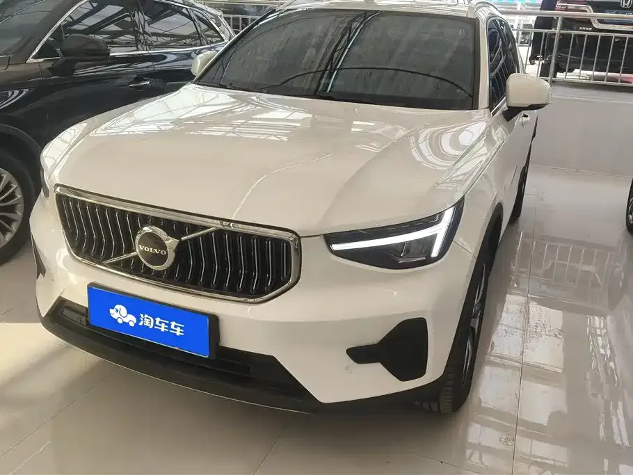 Volvo XC40 2024 из CN, фото 1